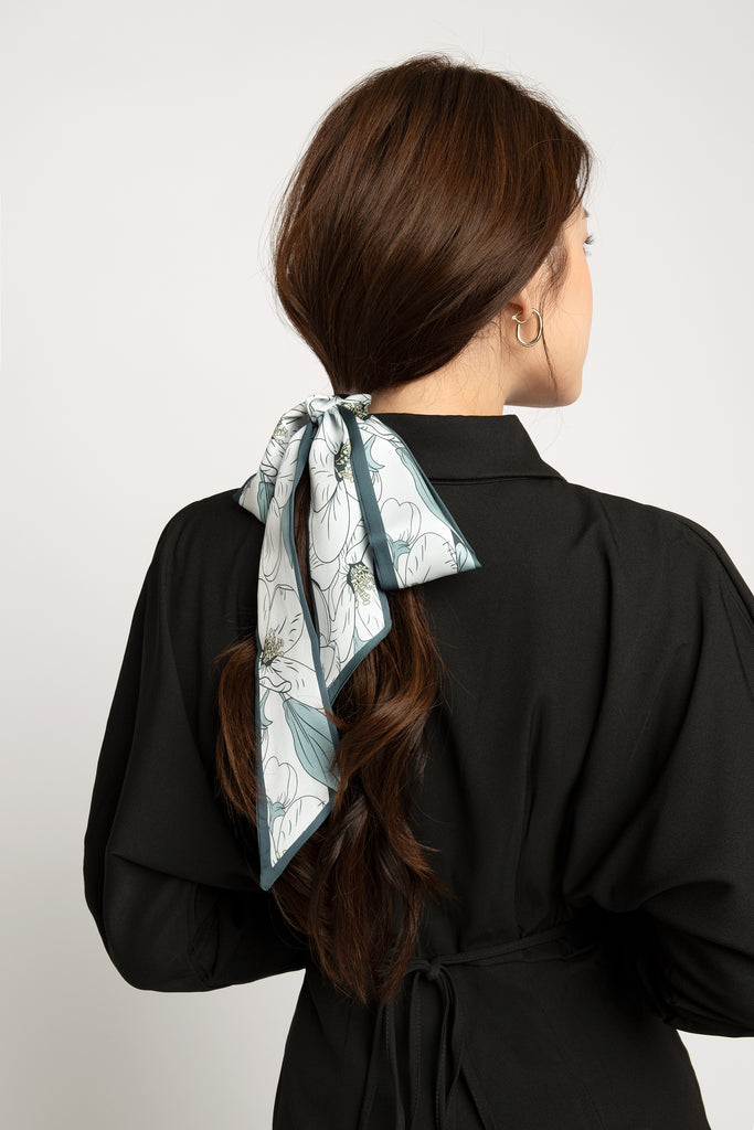 *Backorder* Floral blue scarf