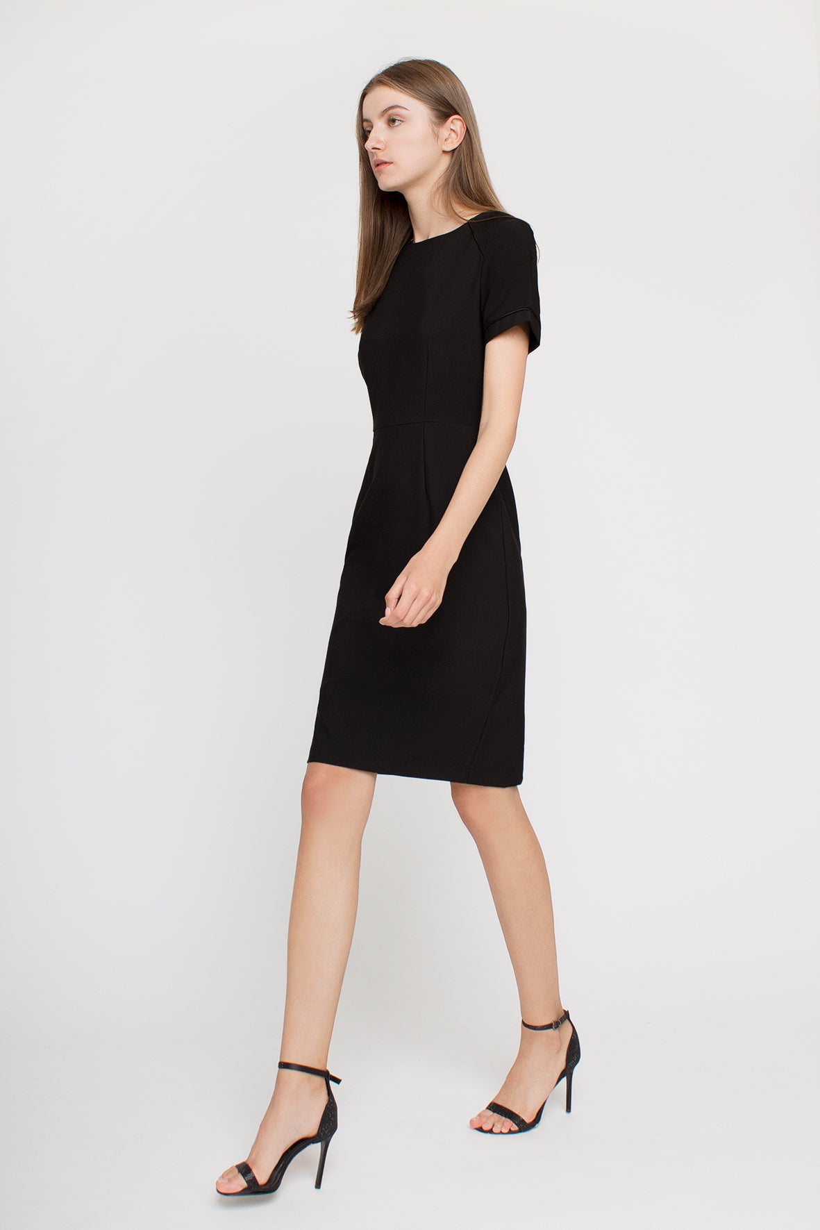 Basic Fit Piping Dress Half Phase